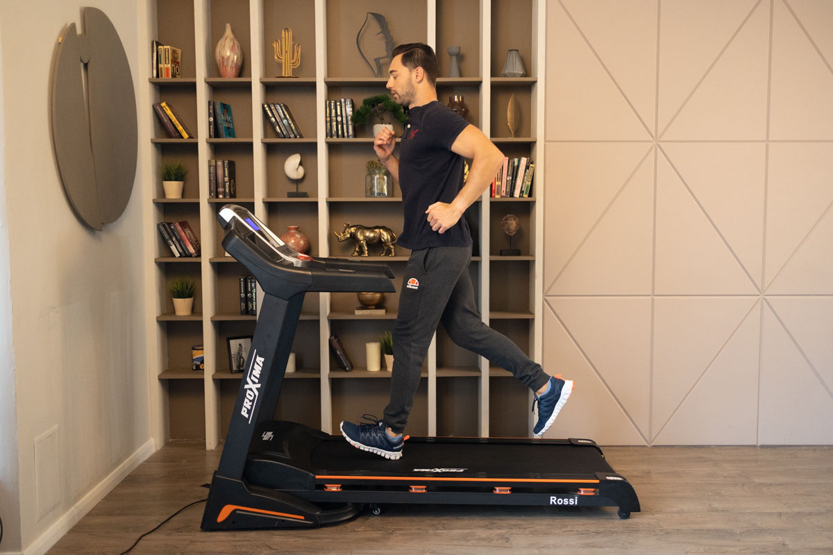 Как выбрать беговую дорожку? Рассказываем, на что обратить внимание